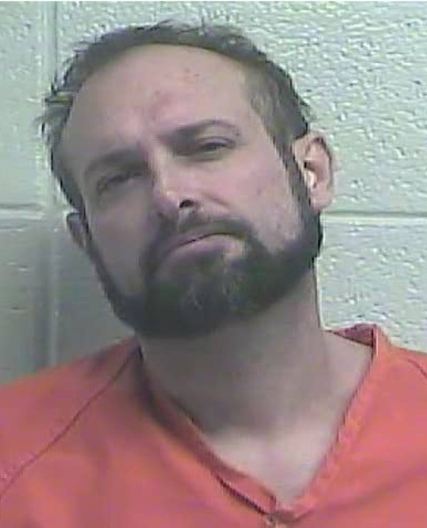 Nicholasville man arrested for burglary, allegedly picked lock